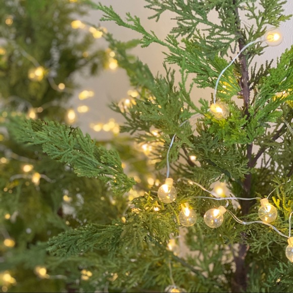 RH NORTHERN STARLIT CLEAR GLASS STRING LIGHTS 50’ - Picture 6 of 16